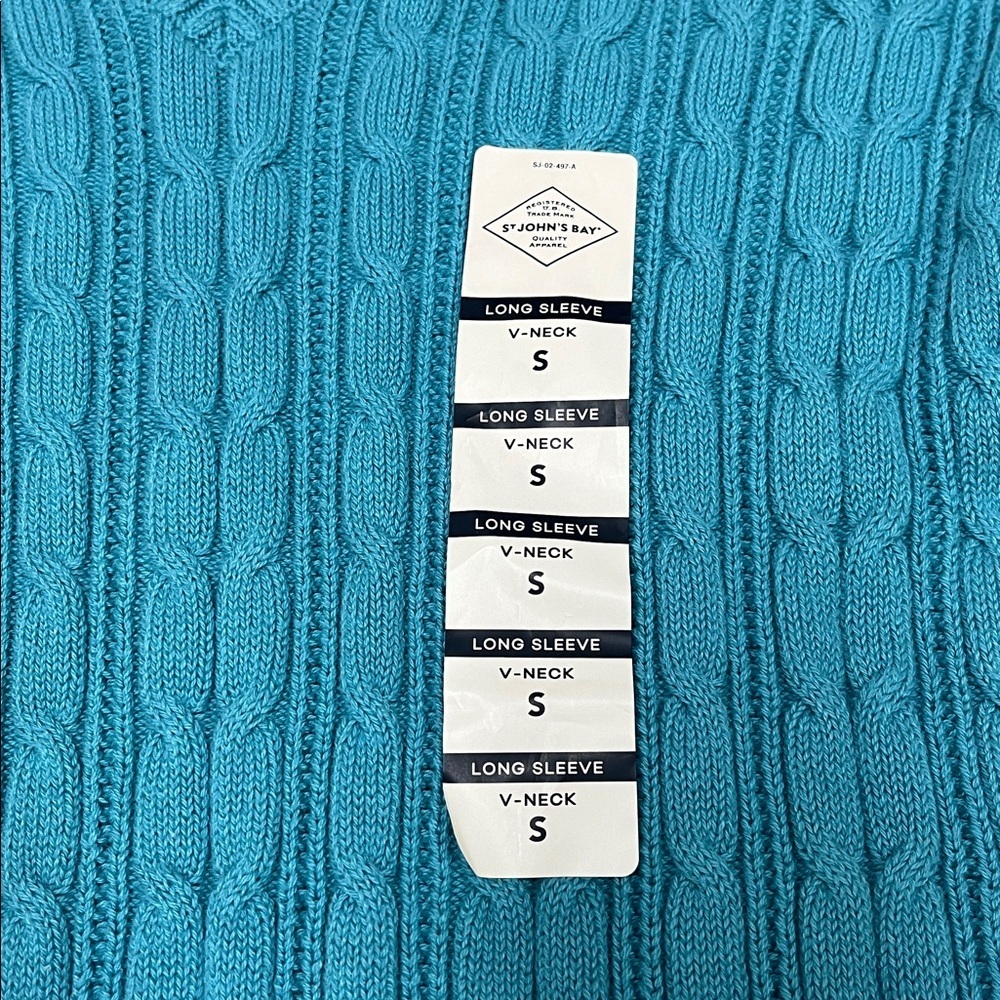NWT Women’s St. John's Bay Turquoise V-Neck Classic Cable Sweater Size S - Picture 2 of 5
